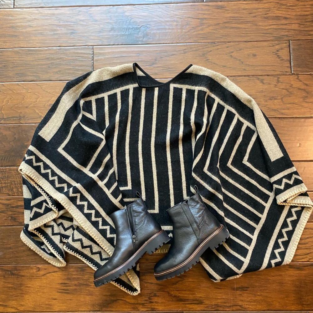 Black and Tan Poncho